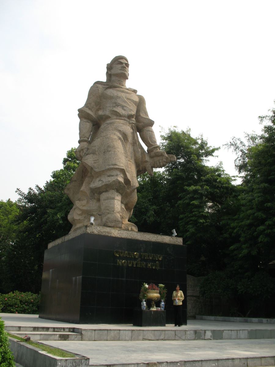 Thực trạng và giải pháp quy hoạch, xây dựng tượng đài ở Hà Nội