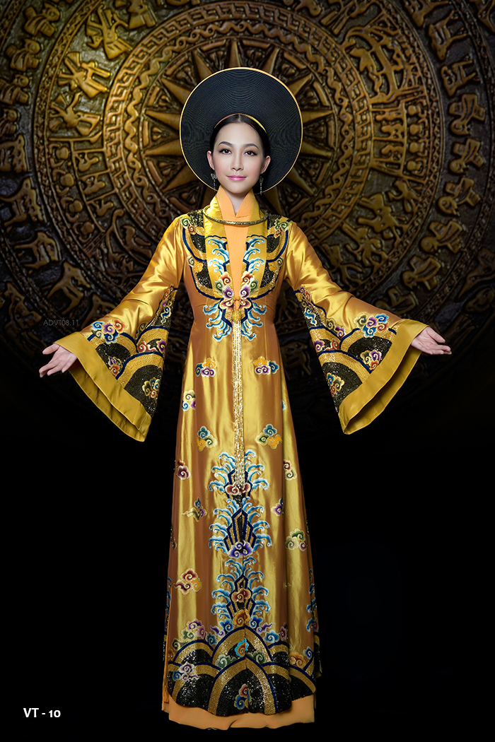 Thẩm mỹ trong thiết kế áo dài hiện đại của phụ nữ Việt