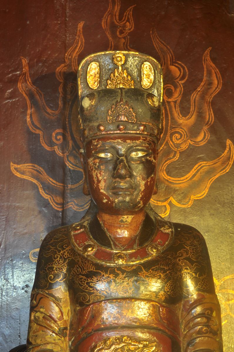 Pho tượng  ở đền Bạch Mã, Hà Nội