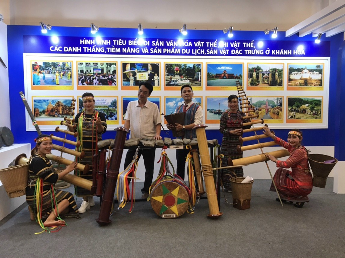 Khánh Hòa: Khánh Hòa tham gia triển lãm “Du lịch qua các miền Di sản Văn hóa Việt Nam năm 2020” tại Hà Nội