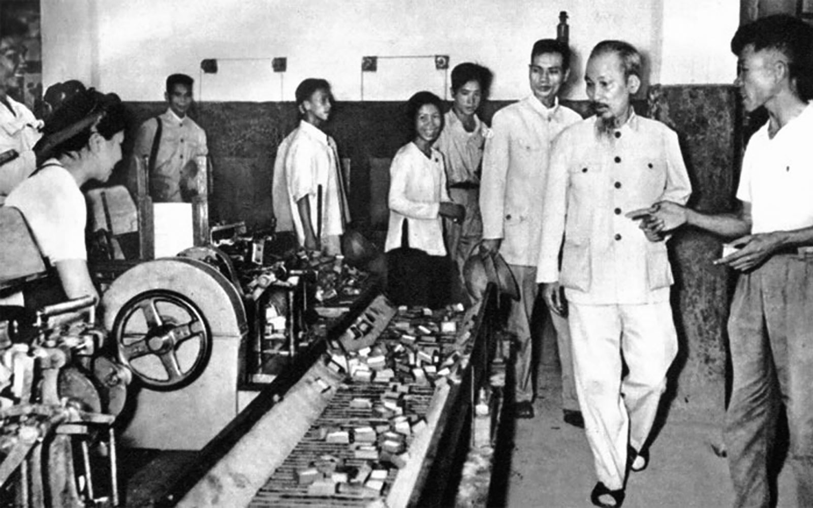Chủ tịch Hồ Chí Minh với sự ra đời của  tổ chức Công đoàn Cách mạng Việt Nam