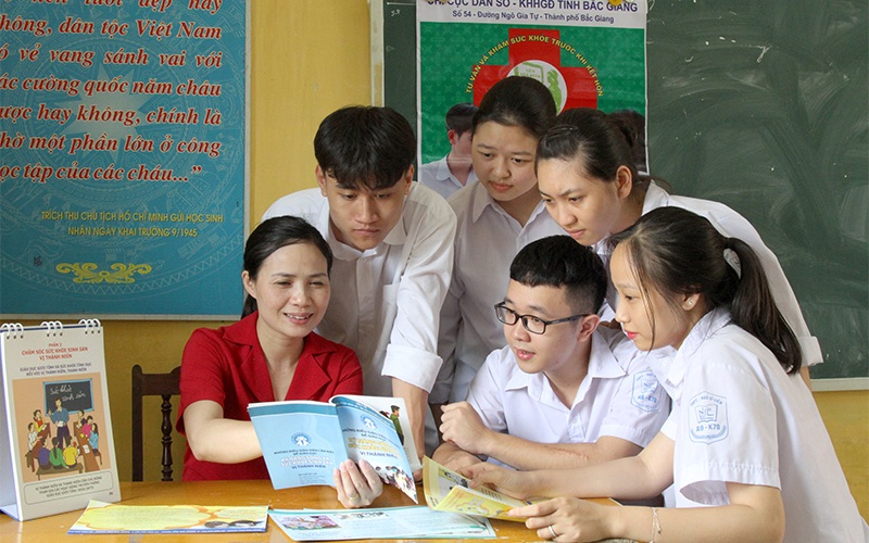 Phát huy giá trị của hương ước cải lương về vấn đề giáo dục trong thời kỳ hiện nay qua trường hợp nghiên cứu ở Ninh Bình, Thái Bình