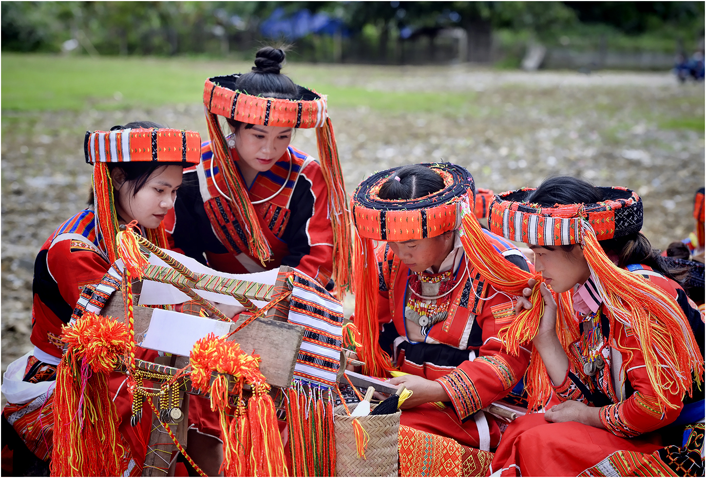 Quan niệm thẩm mỹ trong tạo hình trang phục nữ truyền thống của dân tộc Pà Thẻn
