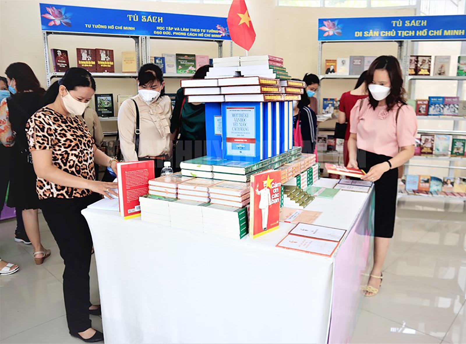 TP.THỦ ĐỨC: Thực hiện “Không gian văn hóa  Hồ Chí Minh” thông qua trưng bày, giới thiệu sách