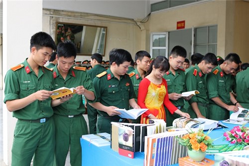 Phát triển lối sống văn hóa của học viên đào tạo sĩ quan ở các học viện, nhà trường quân đội theo tinh thần Nghị quyết Đại hội XIII của Đảng