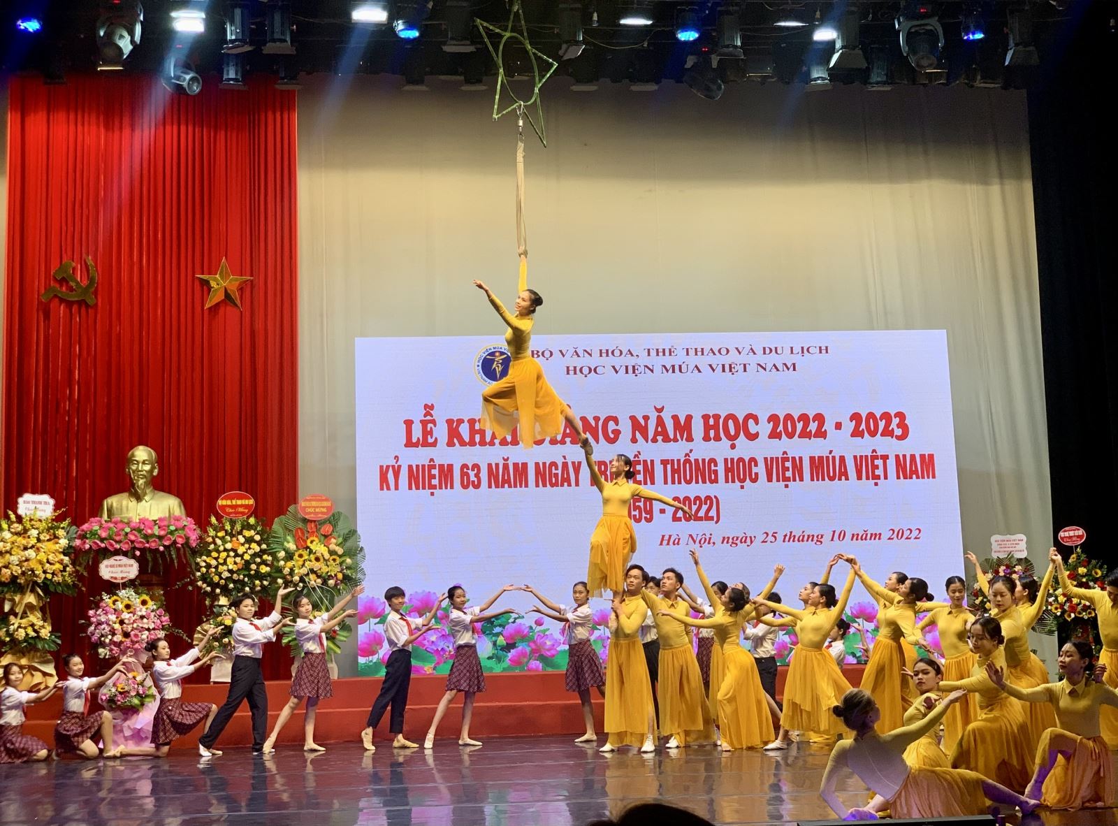 Học viện Múa Việt Nam tưng bừng khai giảng năm học 2022-2023