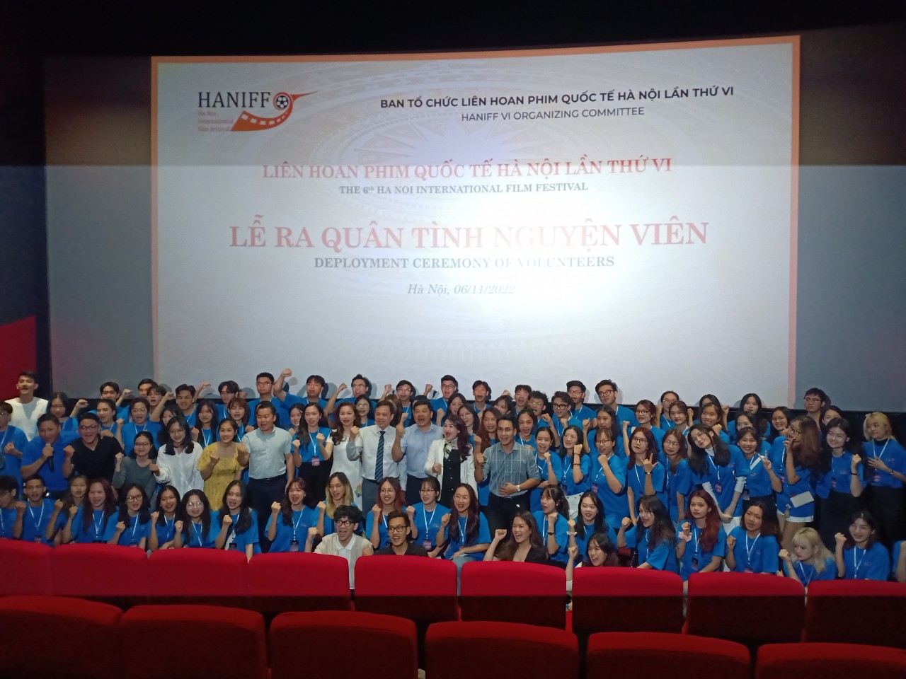 100 tình nguyện viên ra quân phục vụ Liên hoan phim quốc tế Hà Nội lần thứ VI