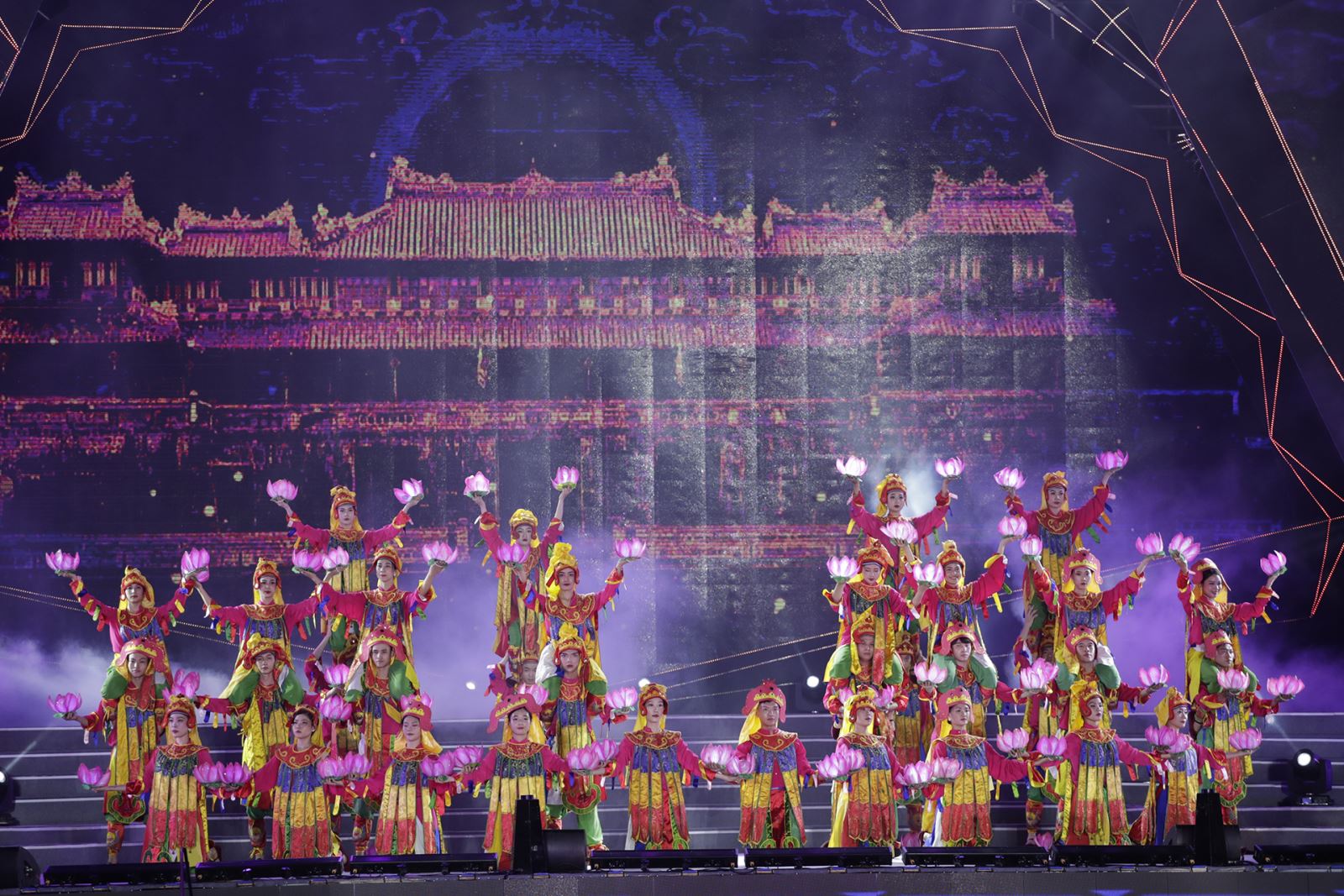 Sự tươi mới và nét đẹp truyền thống văn hóa ở Tuần Đại Đoàn kết các dân tộc - Di sản văn hóa Việt Nam năm 2022 