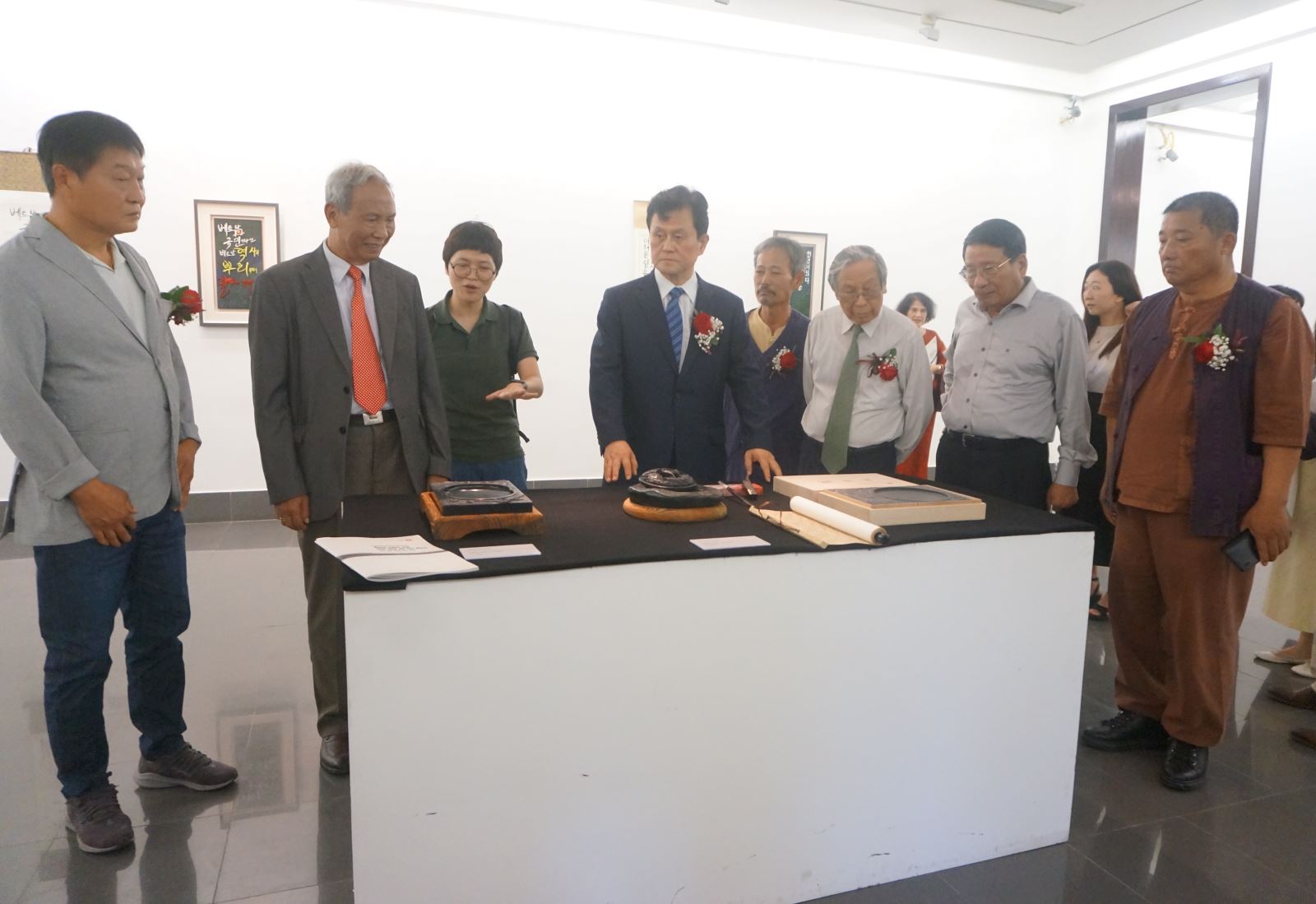 Triển lãm Danh ngôn của Chủ tịch Hồ Chí Minh trên Thư pháp Hàn Quốc