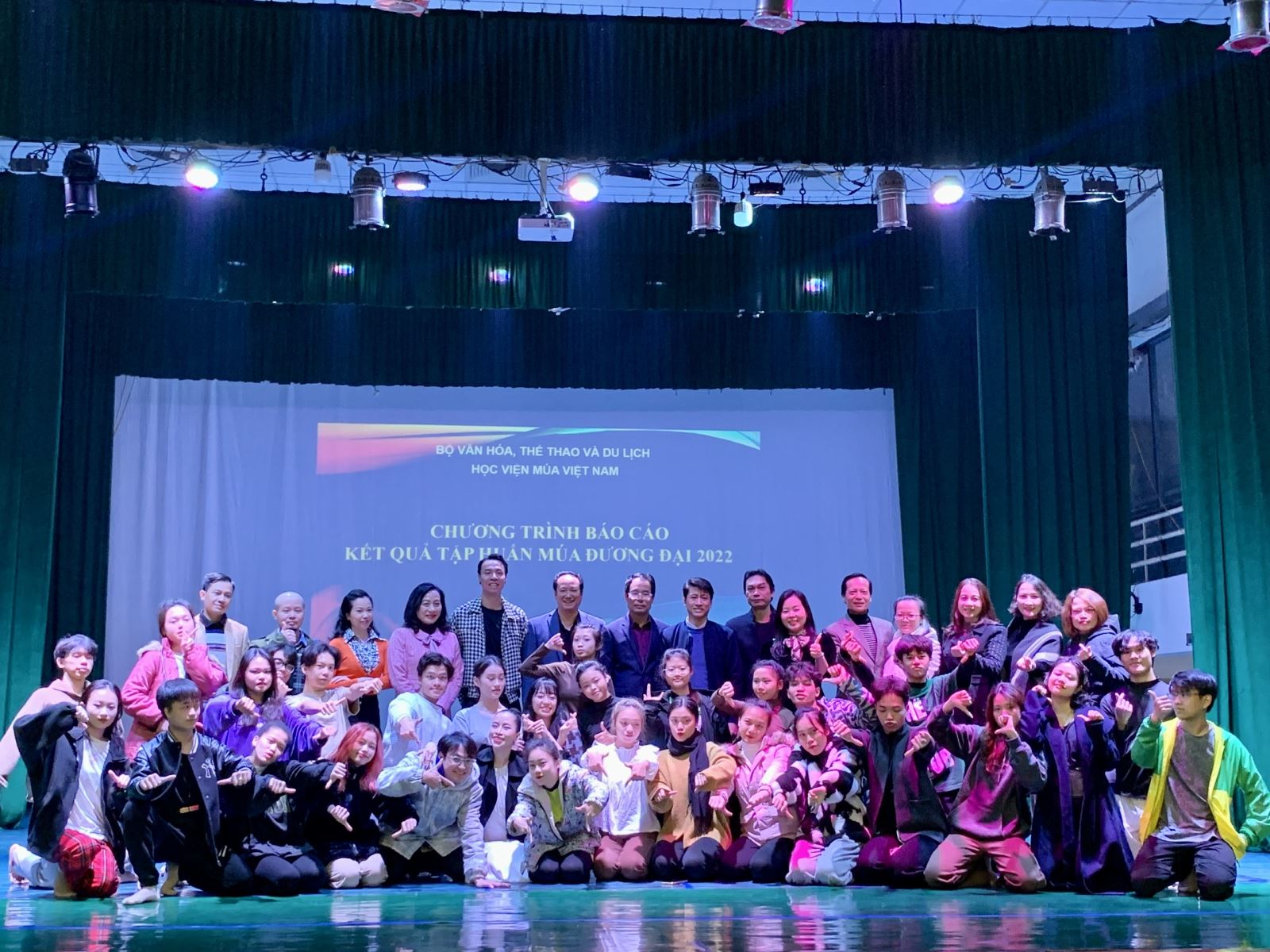 Chương trình Báo cáo kết quả tập huấn múa đương đại 2022