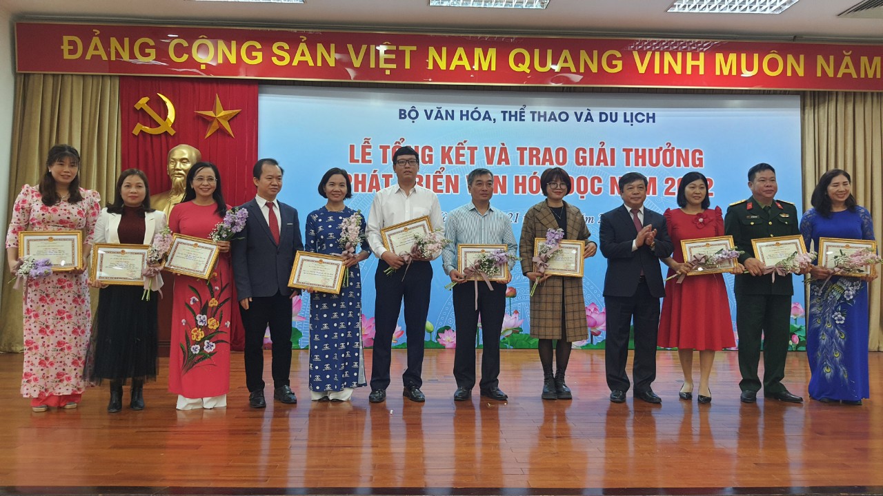 11 tập thể, 14 cá nhân đạt Giải thưởng Phát triển văn hóa đọc năm 2022