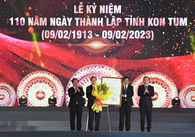 Kon Tum tổ chức trọng thể Lễ kỷ niệm 110 năm ngày thành lập tỉnh