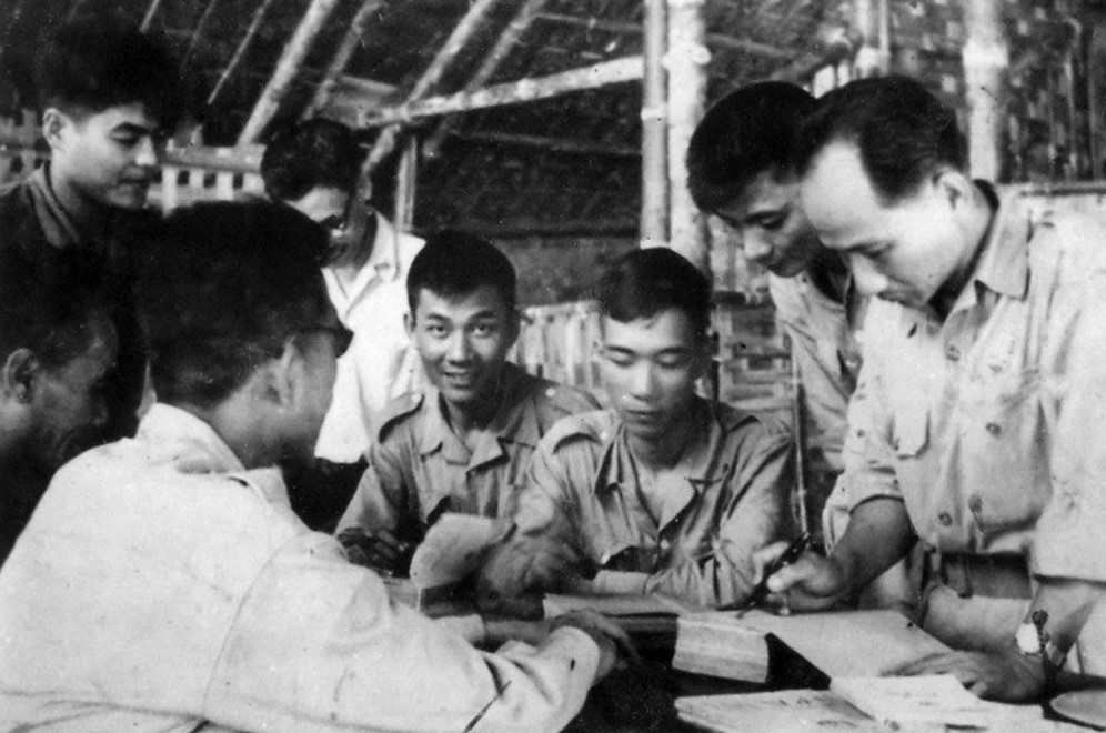 Văn học dân tộc thời hiện đại chuyển động dưới ánh sáng của "Đề cương về văn hóa Việt Nam" 1943
