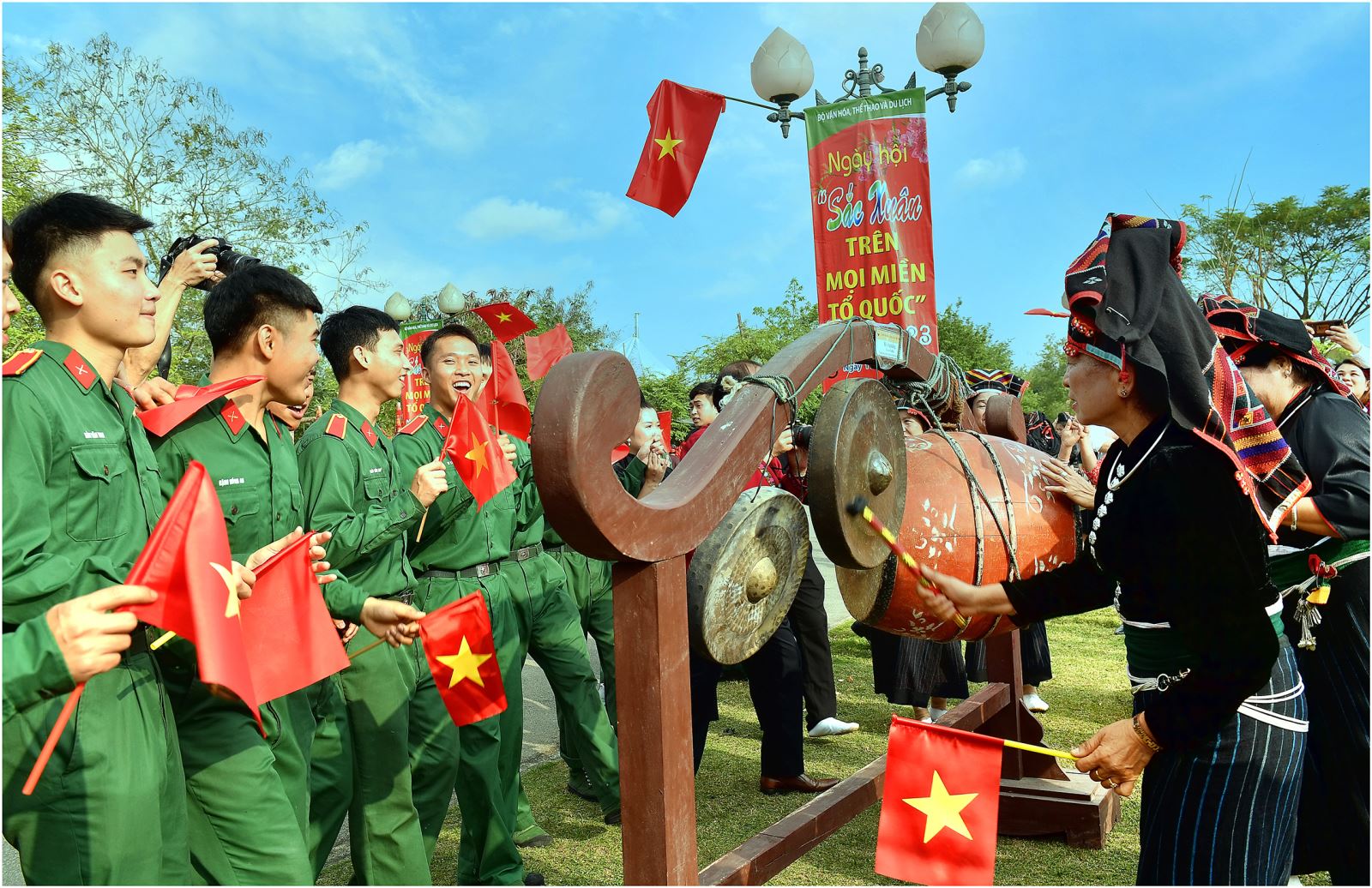 Vận dụng “Đề cương về văn hóa Việt Nam” 1943 vào xây dựng môi trường văn hóa quân sự