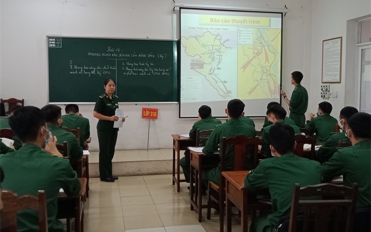 Phát huy vai trò đội ngũ giảng viên trong xây dựng môi trường văn hóa sư phạm ở các trường Quân đội nhân dân Việt Nam hiện nay
