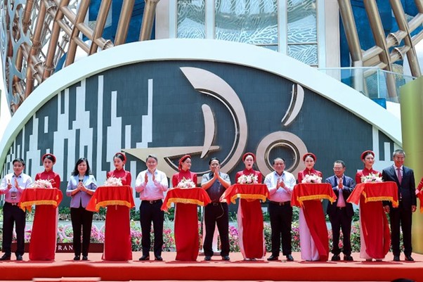 Sáng 1-4, trong chương trình công tác tại tỉnh Khánh Hòa, Thủ tướng Phạm Minh Chính đã dự lễ khánh thành Nhà hát Đó - một điểm nhấn mới của văn hóa, du lịch Khánh Hòa.