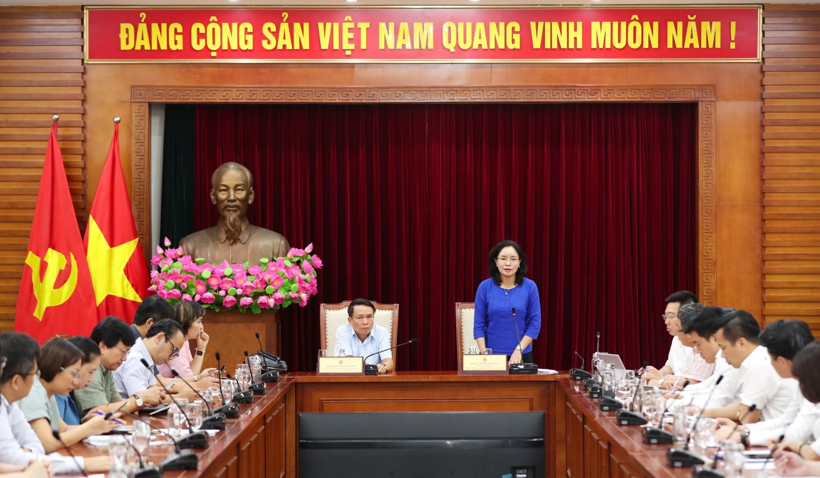  Tích cực, khẩn trương tổ chức Giải báo chí toàn quốc “Vì sự nghiệp phát triển Văn hóa, Thể thao và Du lịch ” lần thứ nhất bảo đảm yêu cầu đề ra 
