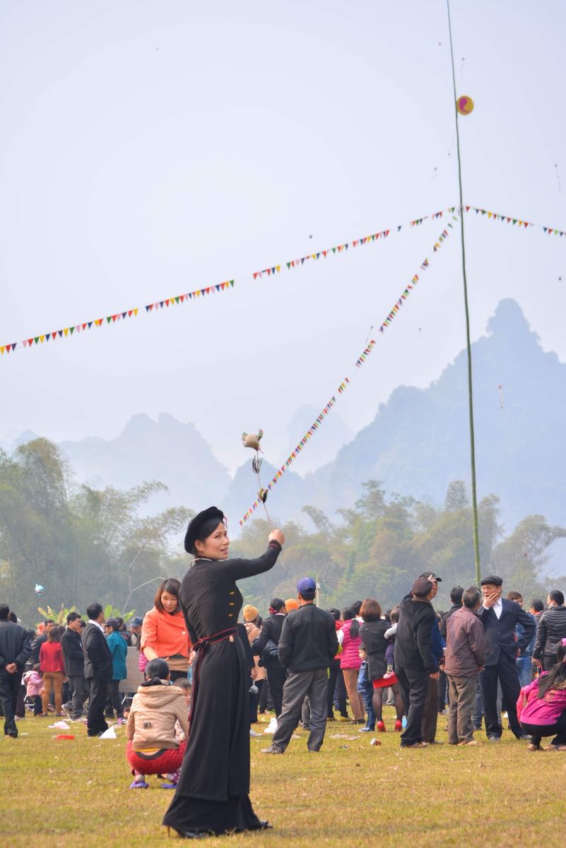 Múa  trong lễ hội của người Tày tỉnh Tuyên Quang