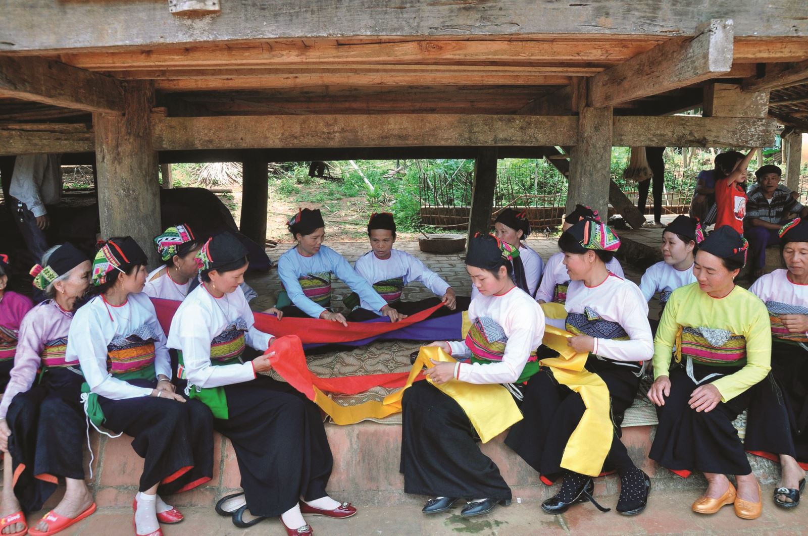 Phụ nữ xã Cao Ngọc (Thanh Hóa) góp phần bảo tồn, giữ gìn bản sắc văn hóa dân tộc