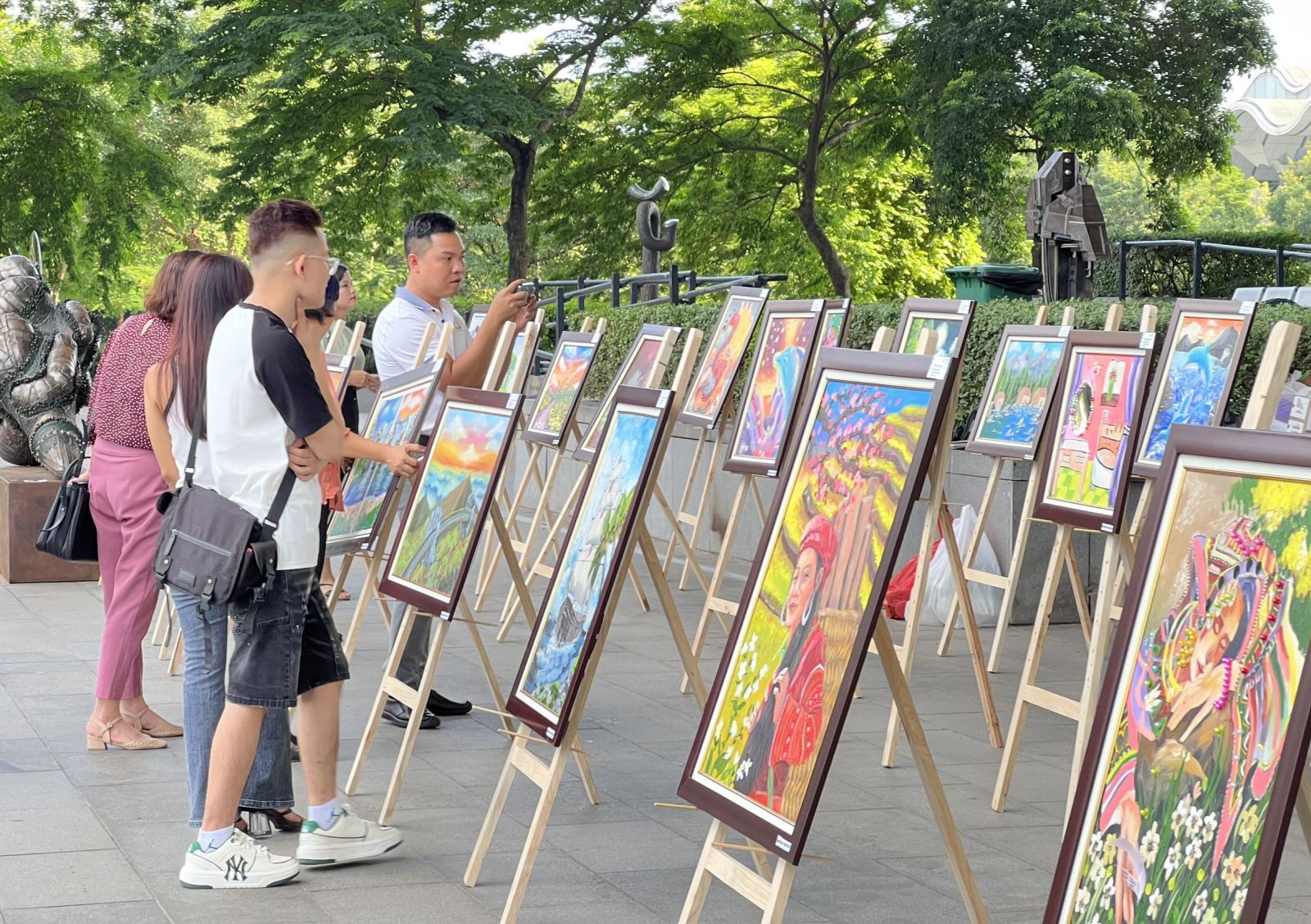 Hà Nội: Triển lãm tranh “Sắc màu”