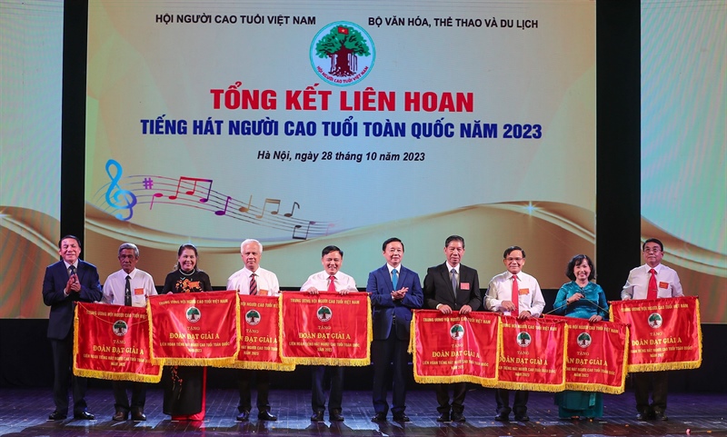 Tổng kết Liên hoan Tiếng hát Người cao tuổi toàn quốc năm 2023: Nhiều tiết mục đặc sắc, thắm tình yêu thương con người