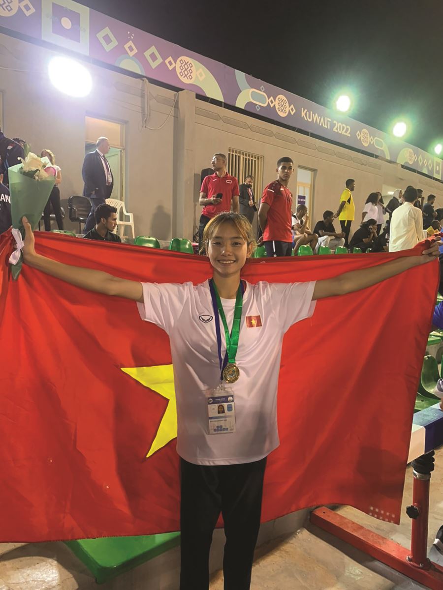 Vận động viên điền kinh Nguyễn Khánh Linh: Thành công từ đam mê và khổ luyện