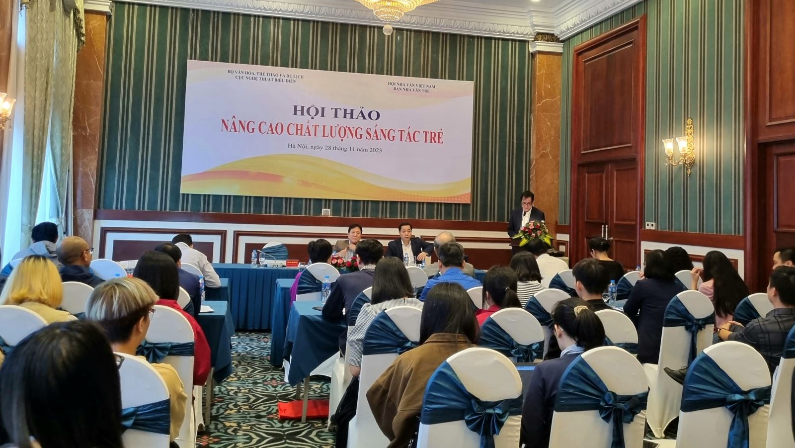 Tạo điều kiện để phát triển đội ngũ trẻ sáng tác văn học