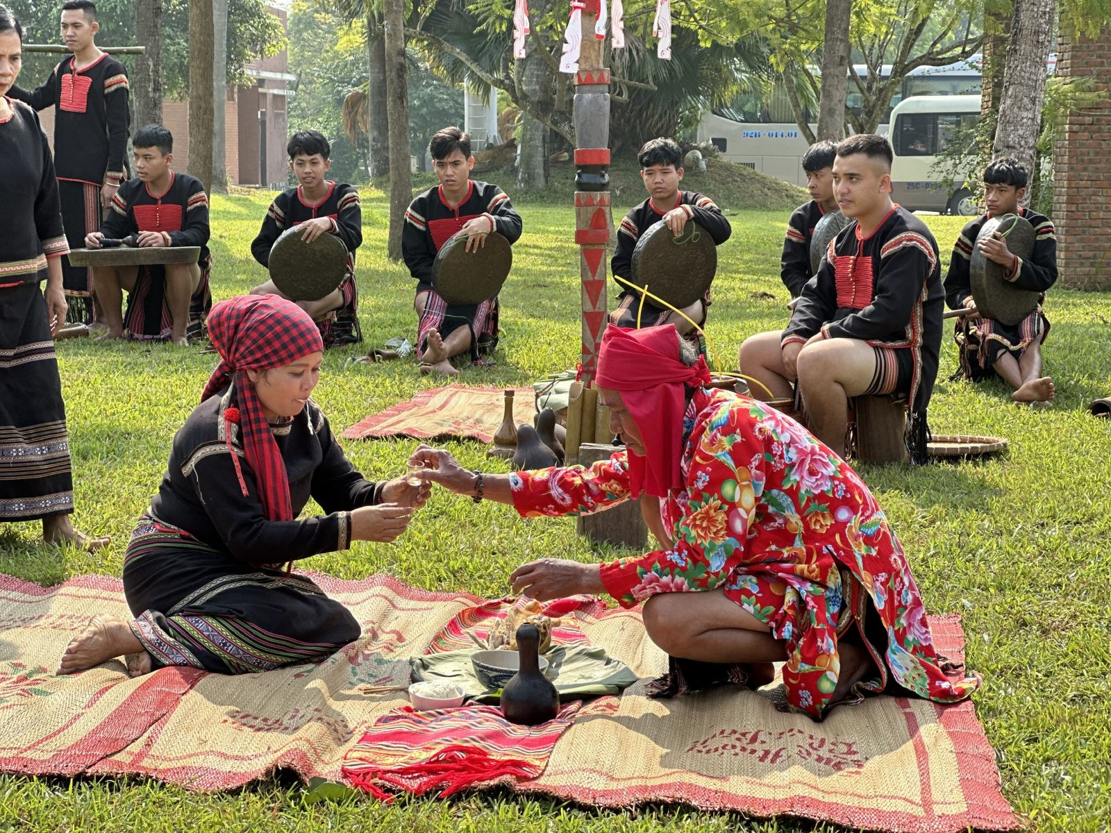 Tái hiện nghi lễ Cúng sức khỏe (Nga yang asei mlei) của dân tộc Ê Đê ở Đắk Lắk