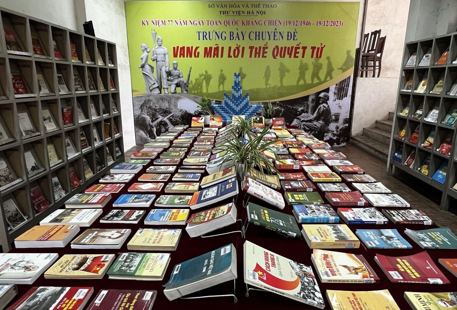 Trưng bày Chuyên đề "Vang mãi lời thể quyết tử"