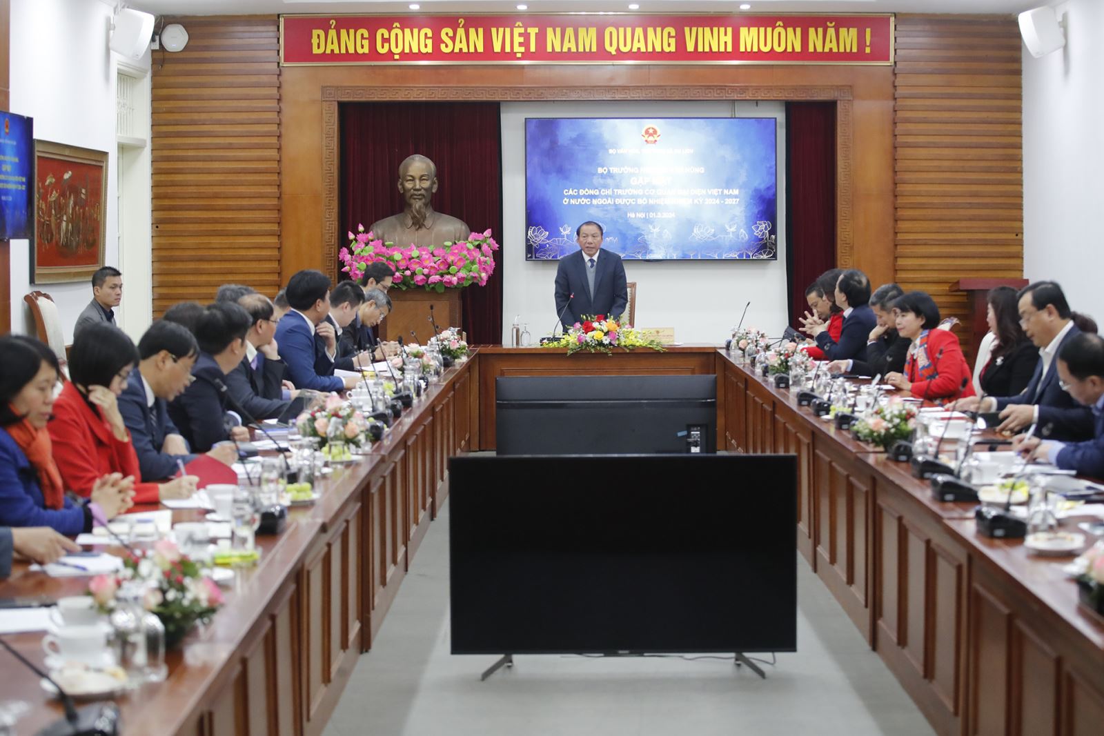 Bộ trưởng Nguyễn Văn Hùng: Tiếp tục lan tỏa các giá trị tốt đẹp của văn hóa Việt Nam đến bạn bè quốc tế 