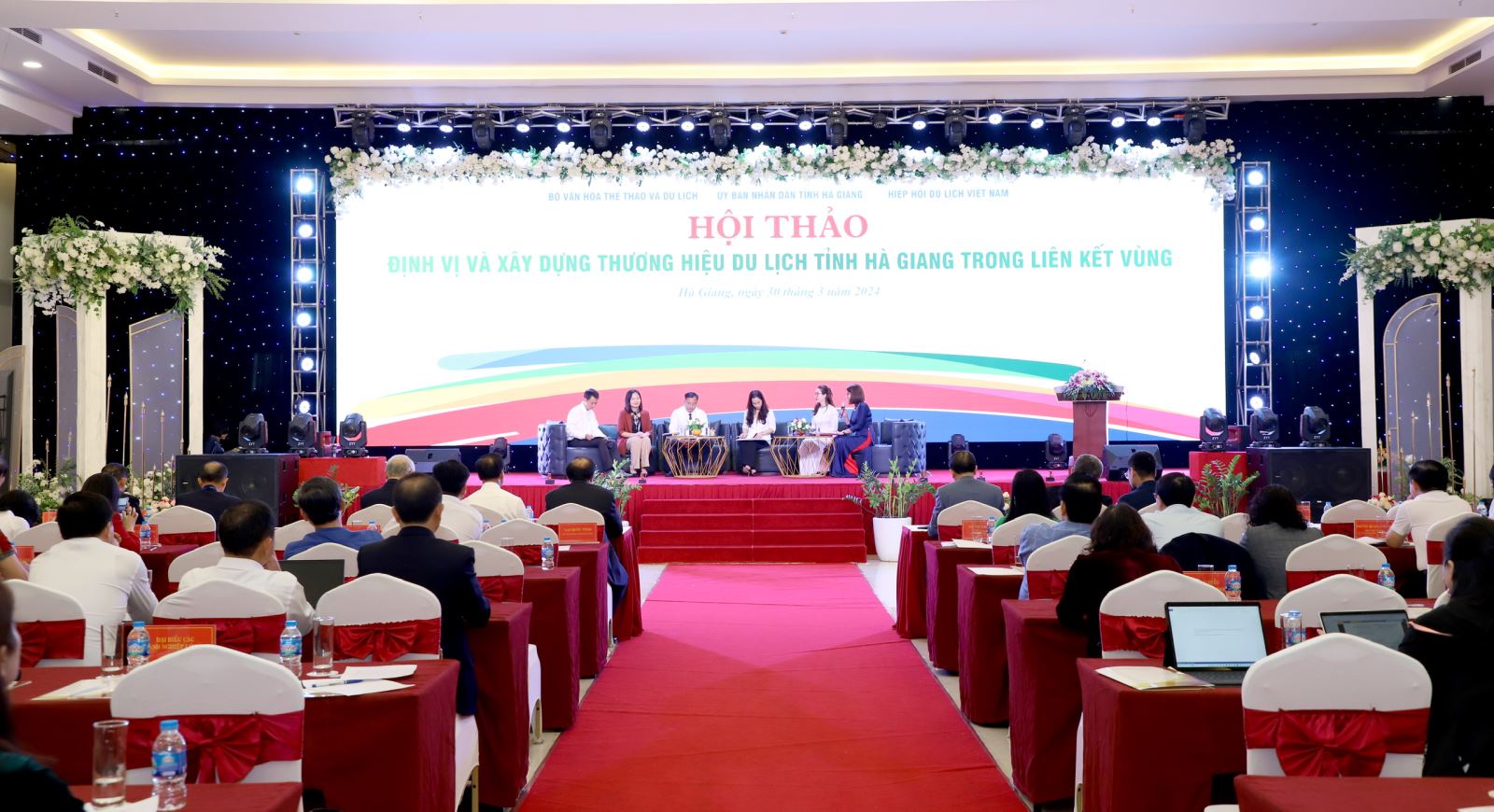 “Định vị và xây dựng thương hiệu du lịch tỉnh Hà Giang trong liên kết vùng”