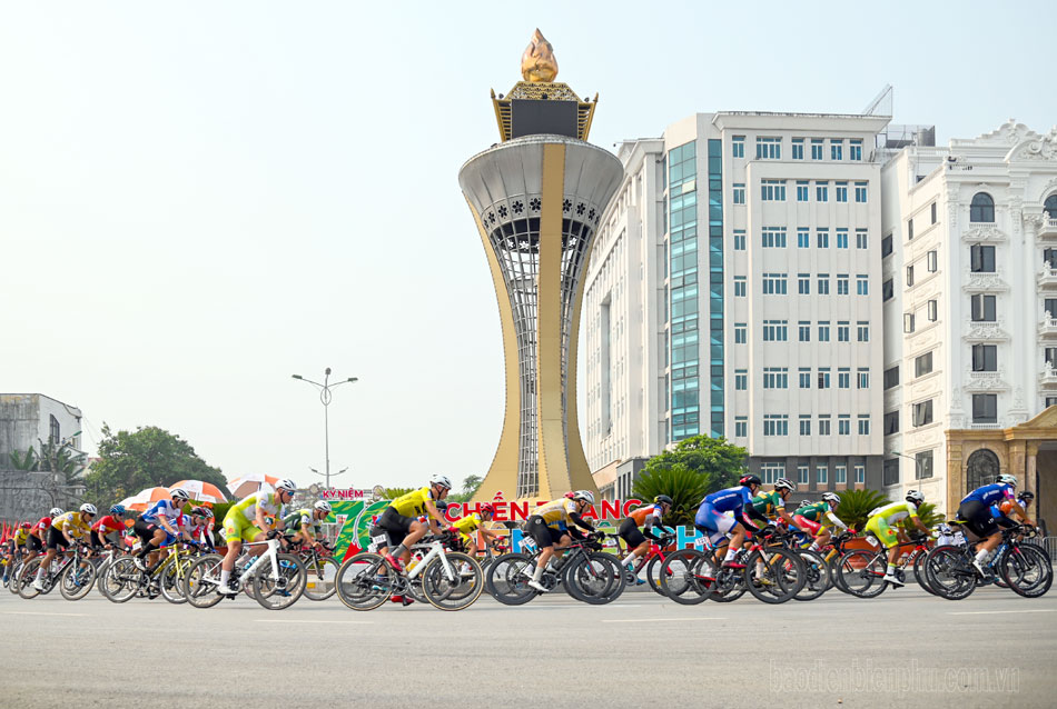 Điện Biên: Khai mạc cuộc đua xe đạp toàn quốc tranh Cúp Truyền hình TP.HCM - “Non sông liền một dải”
