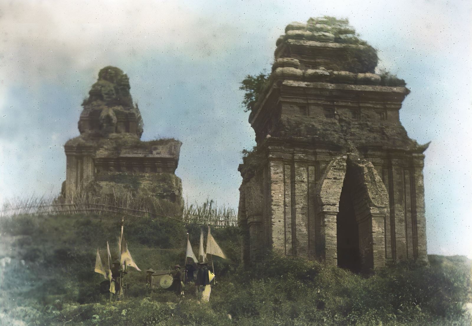 "Vài giọt Tháp Chàm" ở Bình Định qua di sản ảnh