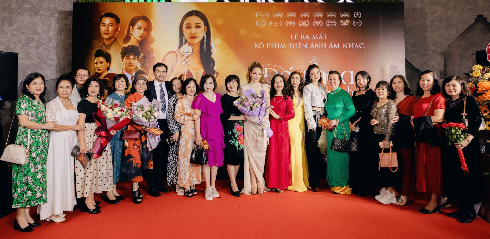 Phim “Đóa hoa mong manh” ra mắt khán giả Hà Nội