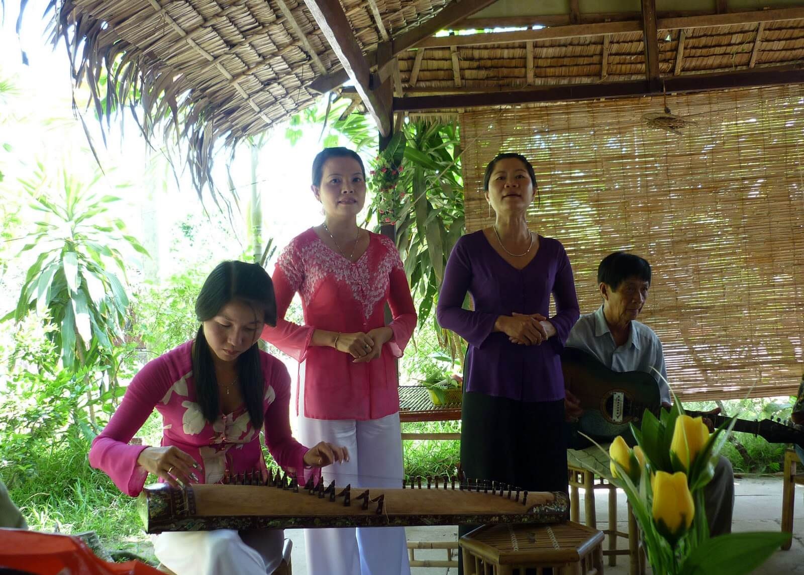 Xây dựng sản phẩm mới - hát chặp cải lương phục vụ hoạt động du lịch tại cồn Thới Sơn, Tiền Giang