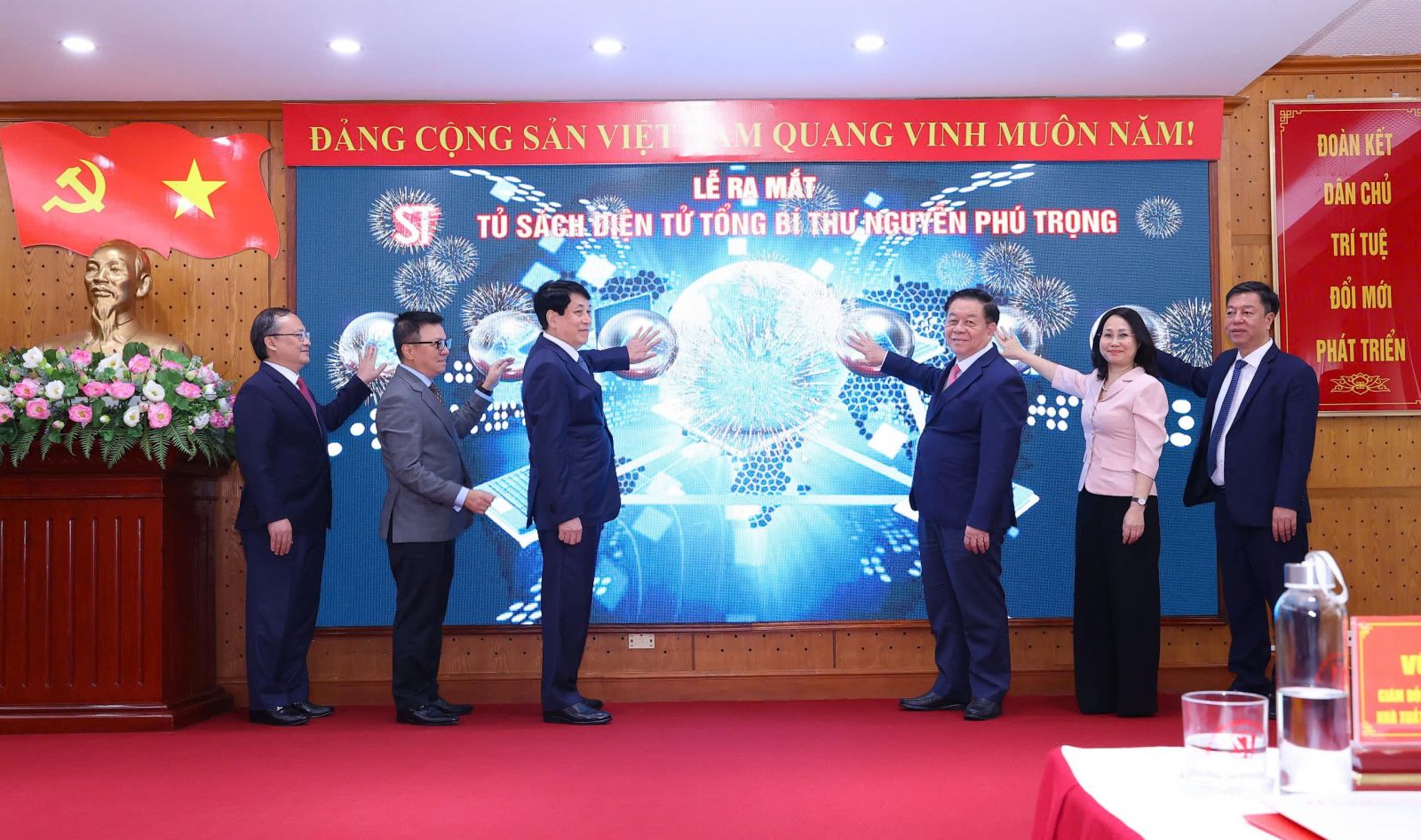 Tủ sách điện tử Tổng Bí thư Nguyễn Phú Trọng: Lan tỏa những giá trị tư tưởng, lý luận lớn