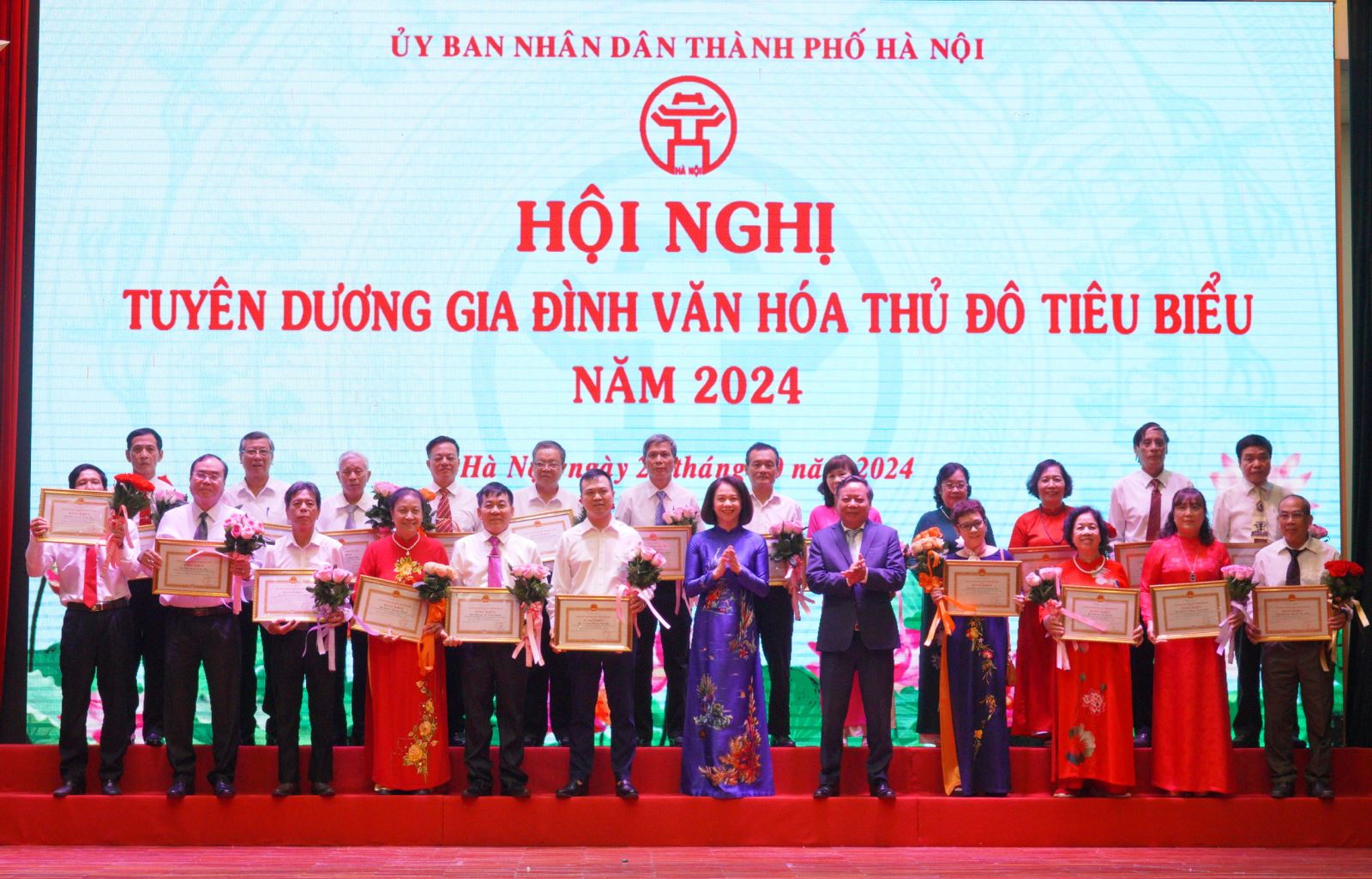 Hà Nội: Tuyên dương Gia đình văn hóa Thủ đô tiêu biểu năm 2024