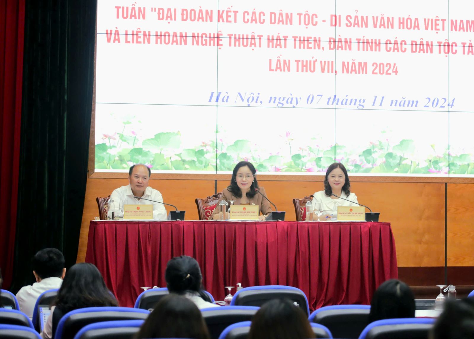  Lan tỏa, tôn vinh bản sắc văn hóa đồng bào các dân tộc 