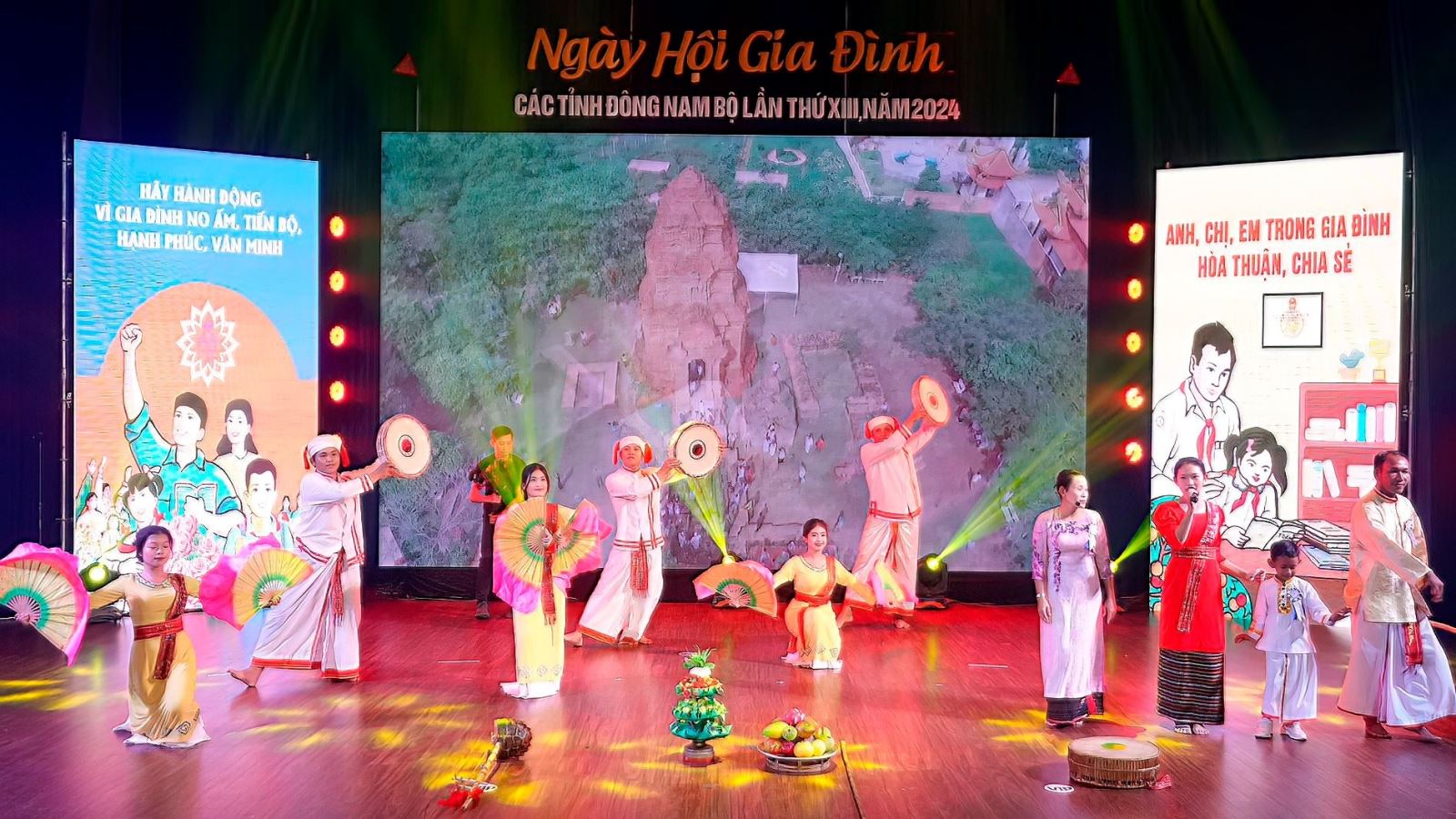 Đôi nét về văn hóa gia đình Việt Nam truyền thống và hiện đại