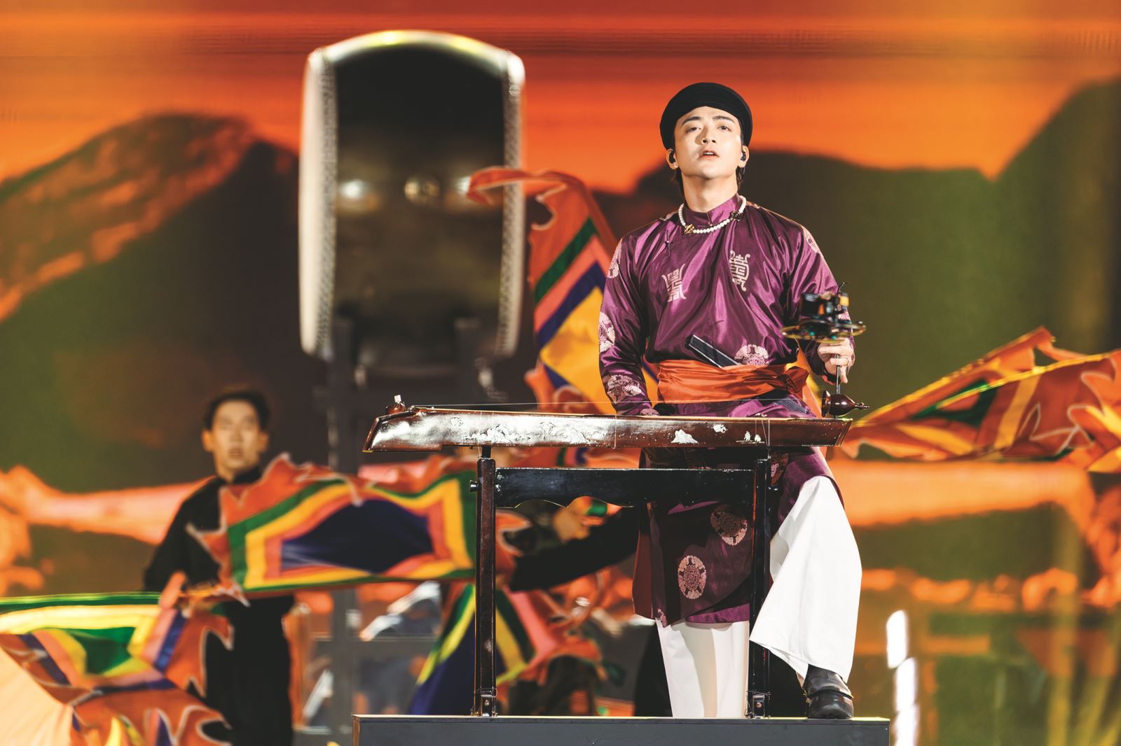 “Vượt ngàn chông gai” - Đưa văn hóa truyền thống đến với công chúng