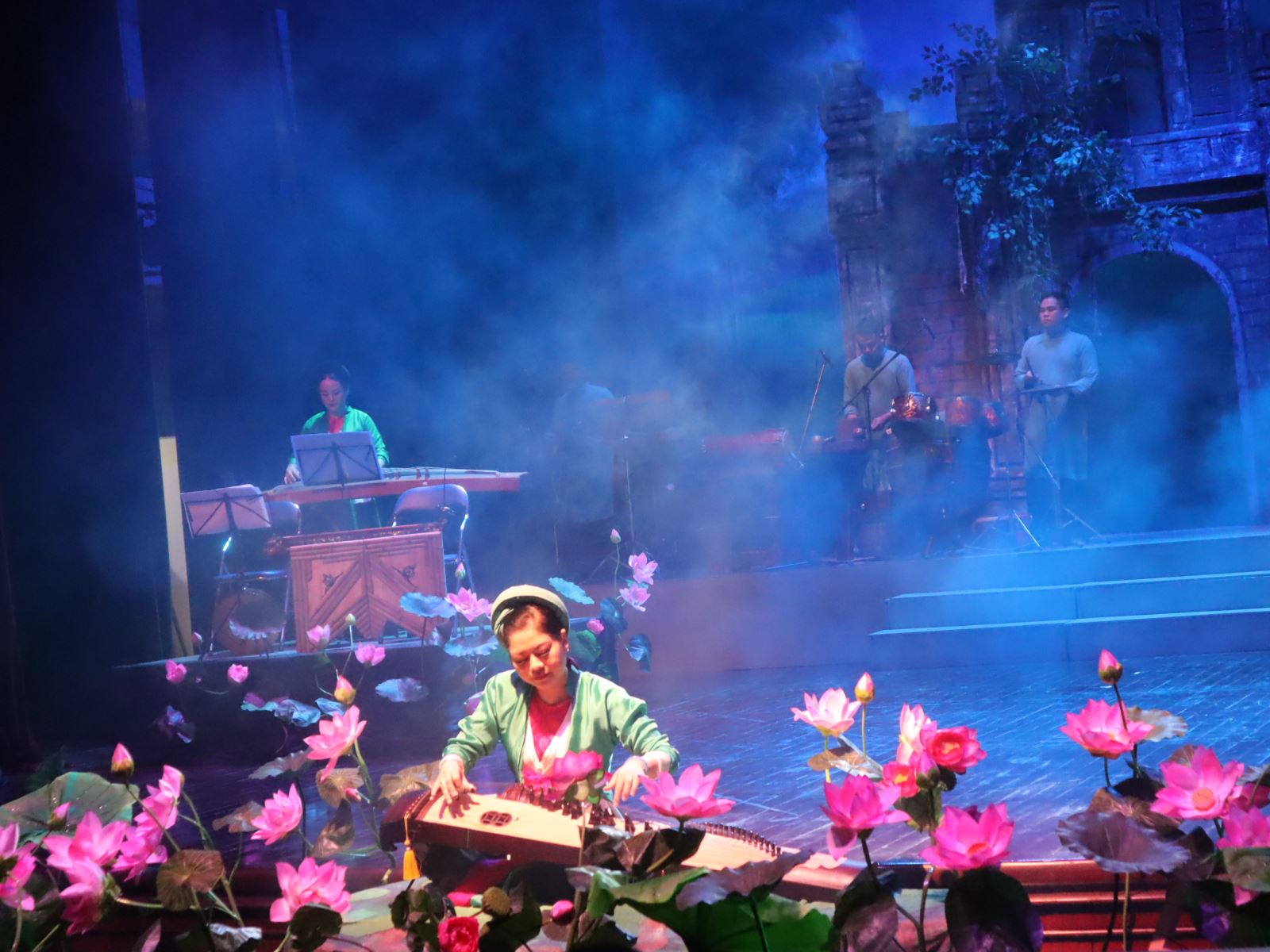 Thực trạng nguồn tài năng trẻ của nước ta hiện nay và những giải pháp tạo nguồn nhân lực trẻ