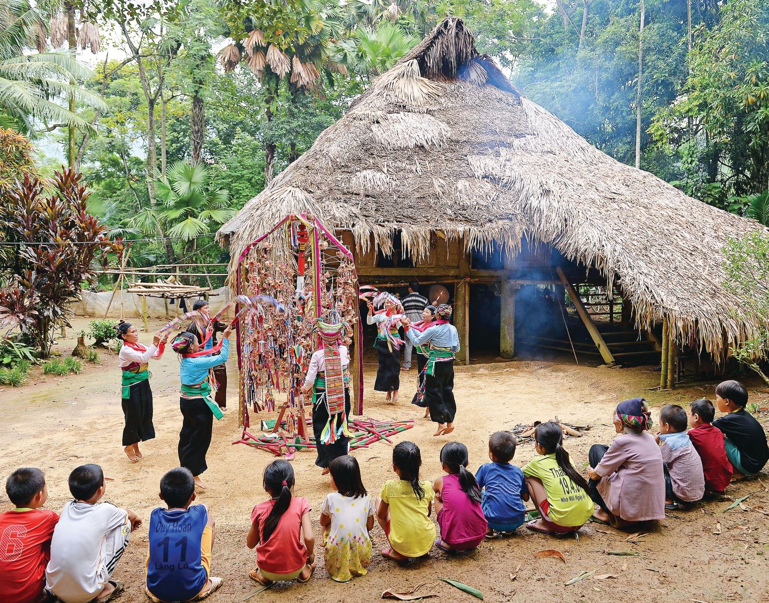 Bảo tồn, phát huy các giá trị di sản văn hóa phi vật thể của các dân tộc thiểu số tỉnh Thanh Hóa