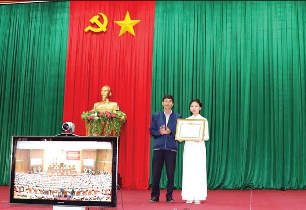 Nữ sinh lớp 12 trở thành tấm gương sáng về học tập và làm theo Bác