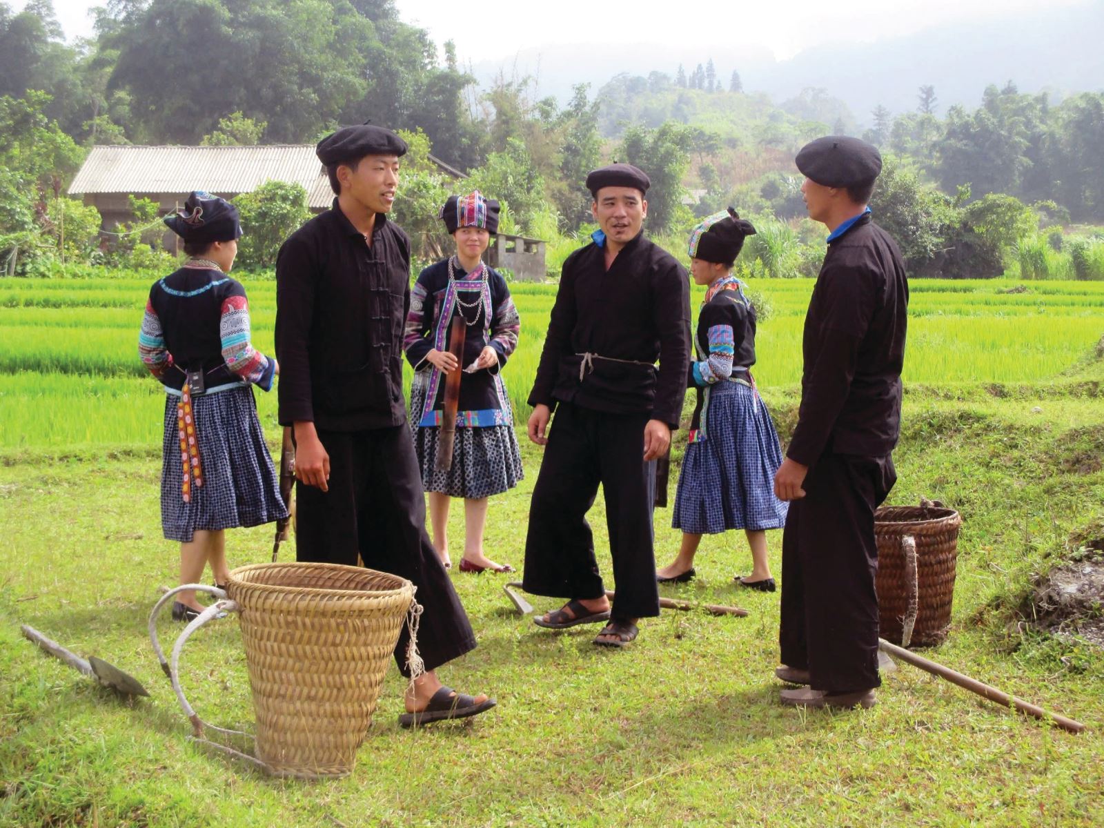Về Hà Giang ăn Tết cùng người Bố Y