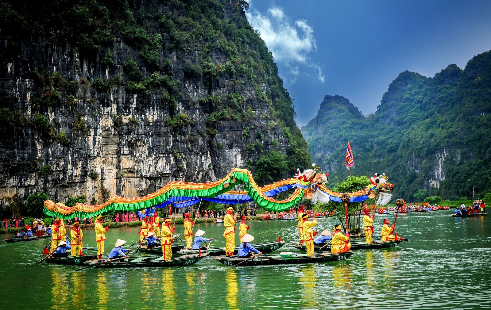 Phát triển văn hóa trong kỷ nguyên vươn mình của dân tộc 