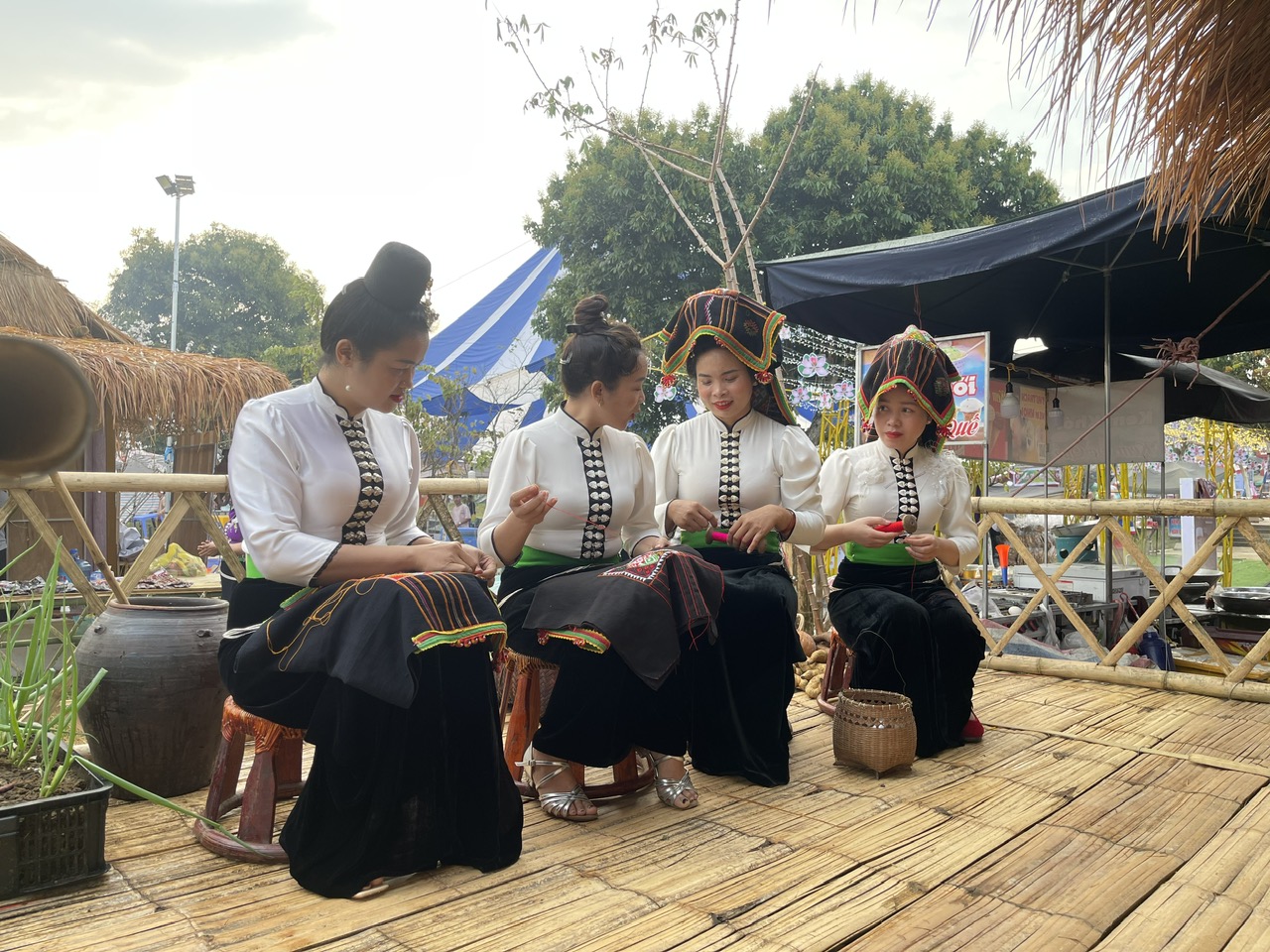 Nét văn hóa truyền thống trong nhà sàn dân tộc Thái đen tỉnh Điện Biên