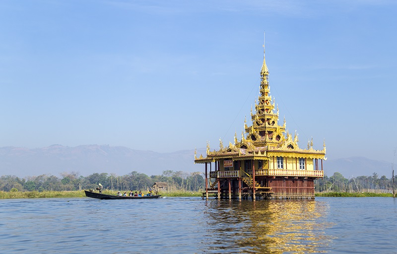 Phát triển du lịch trên hồ Inle ở Myanmar và kinh nghiệm cho công tác bảo tồn, khai thác chợ tình Sa Pa (Lào Cai)