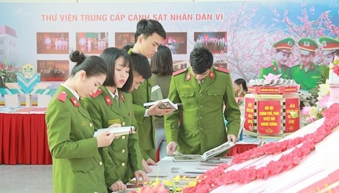 Giải pháp xây dựng môi trường văn hóa trong nhà trường Công an nhân dân Việt Nam hiện nay