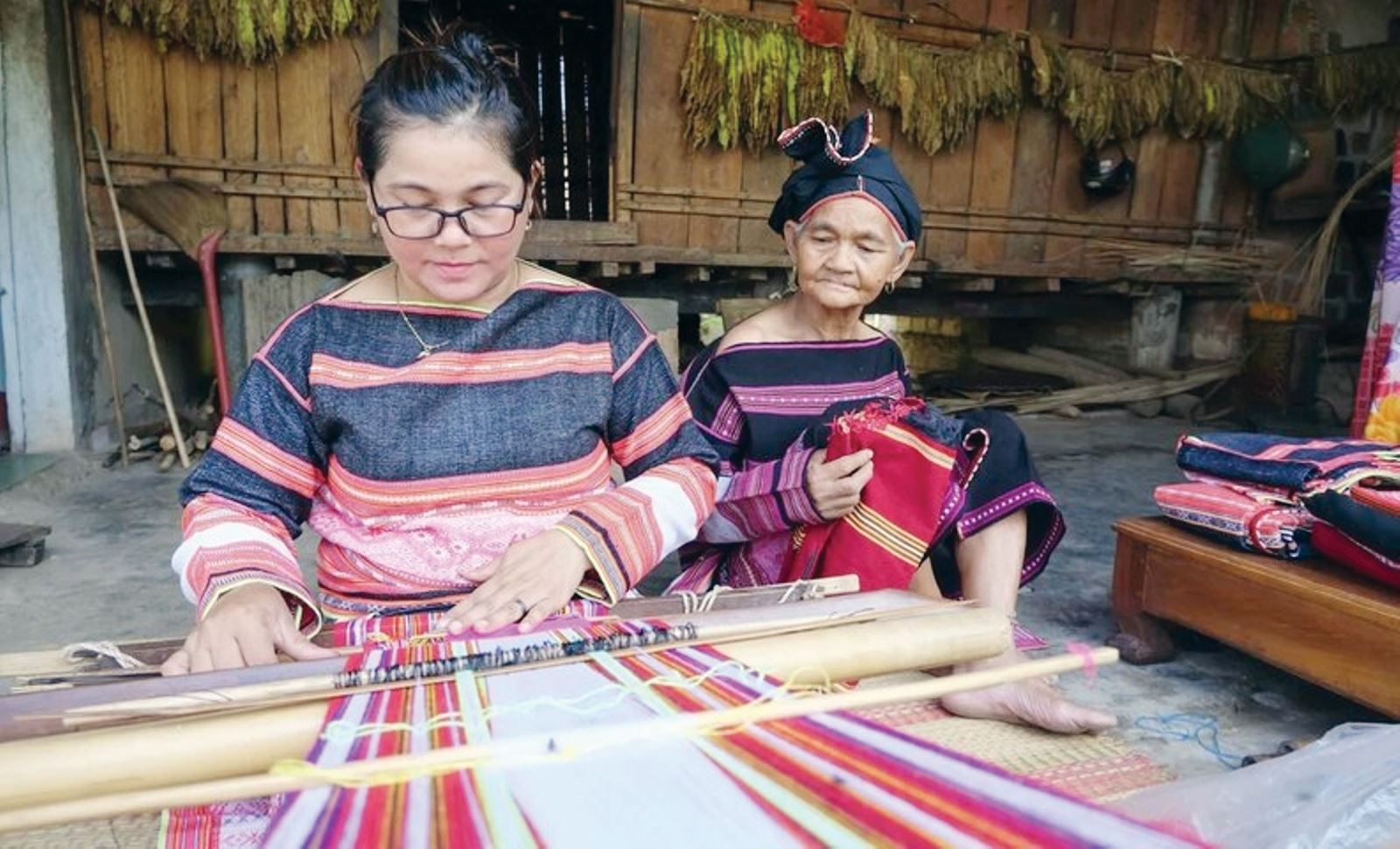 Bảo tồn, phát huy giá trị nghề dệt thổ cẩm truyền thống của đồng bào dân tộc Bana Kriêm