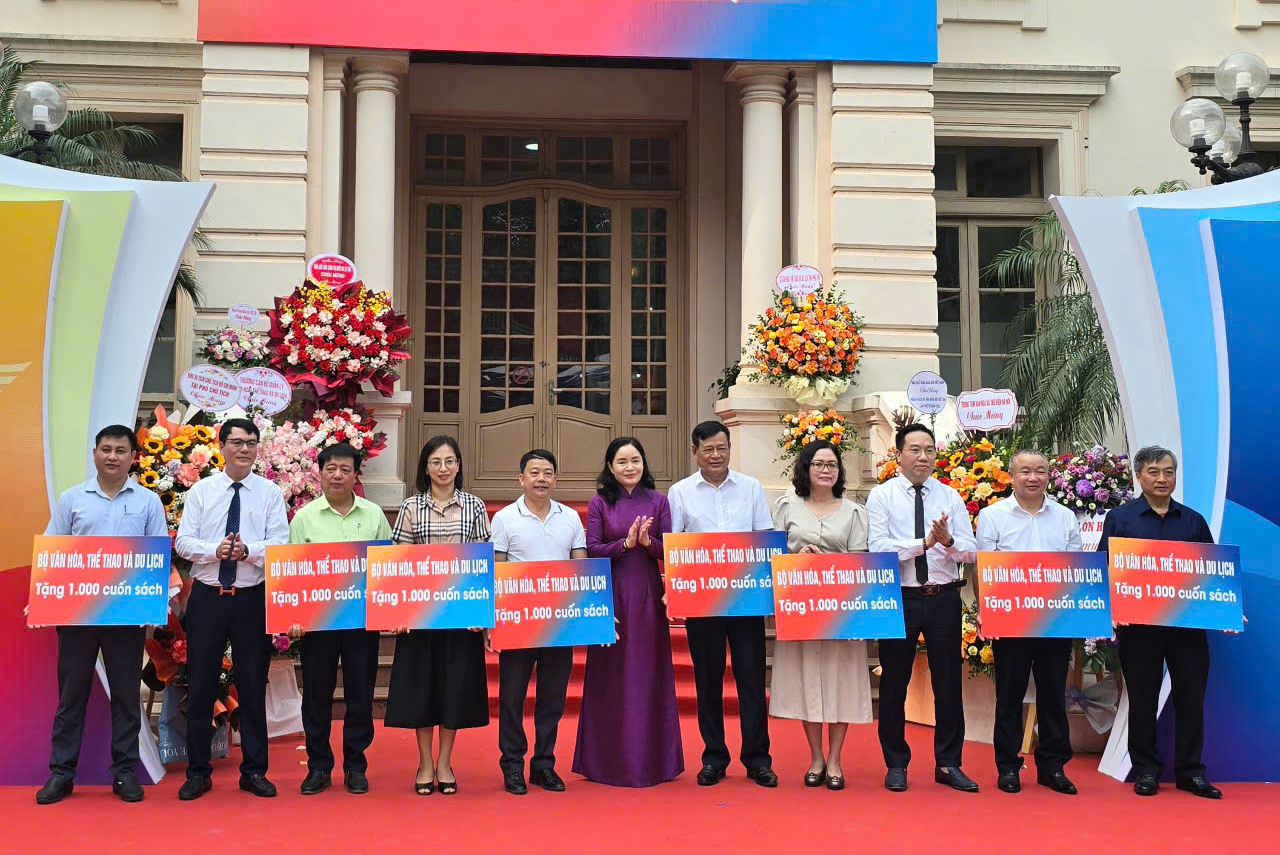 Ngày Sách và văn hóa đọc Việt Nam năm 2025: “Mỗi trang sách - Một niềm tự hào” 
